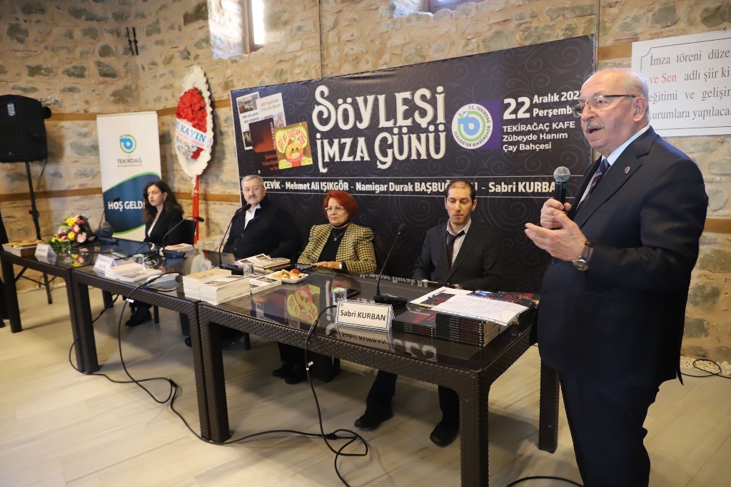 SÖYLEŞİ VE İMZA GÜNÜ ETKİNLİĞİ DÜZENLENDİ