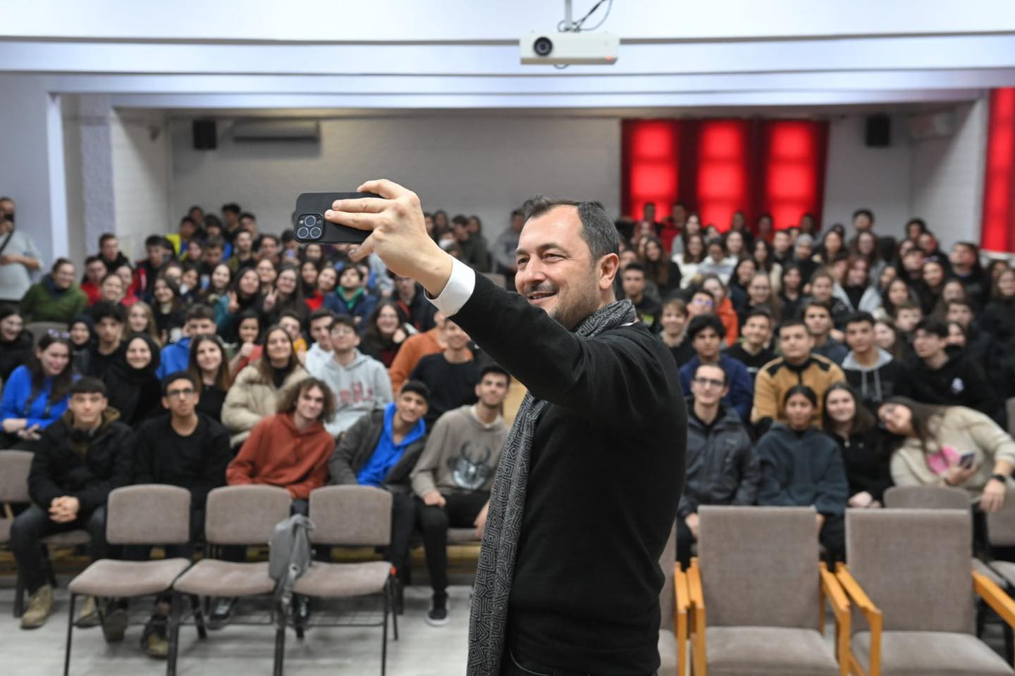 Süleymanpaşa Belediyesinden üniversite adaylarına indirimli yardımcı kitap müjdesi