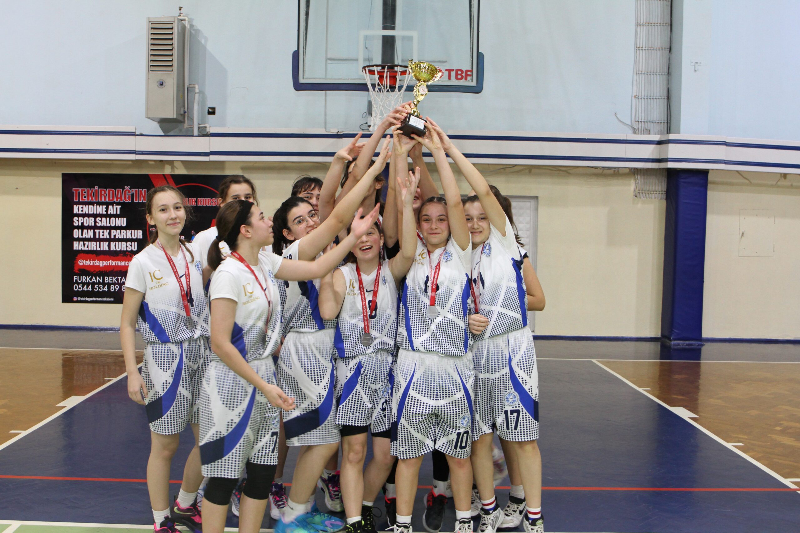 IC VAKFI TREDAŞ SPOR KIZ TAKIMLARI GÖZ KAMAŞTIRIYOR