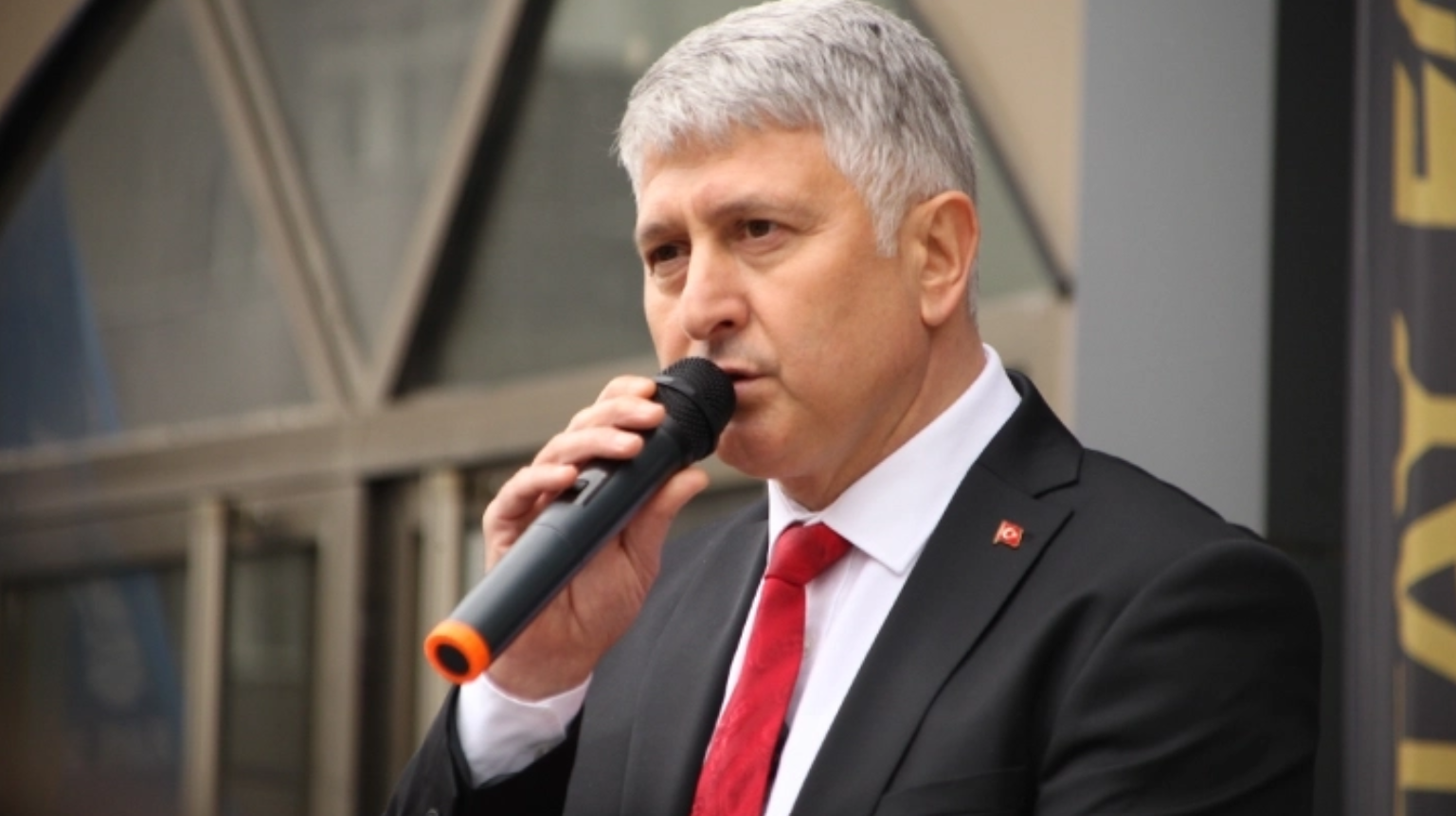 YILMAZ ADAYLIĞINI AÇIKLADI