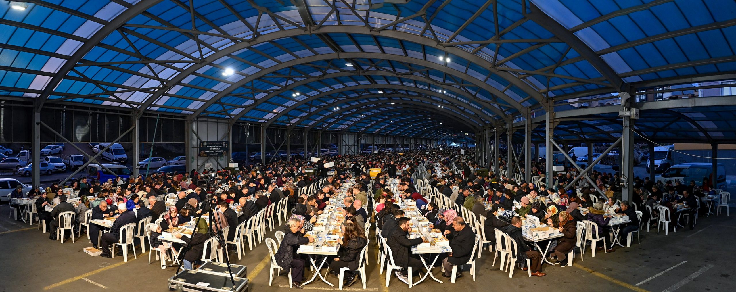 Üç büyük mahallede Gönül Sofraları on binlerce vatandaşı ağırladı