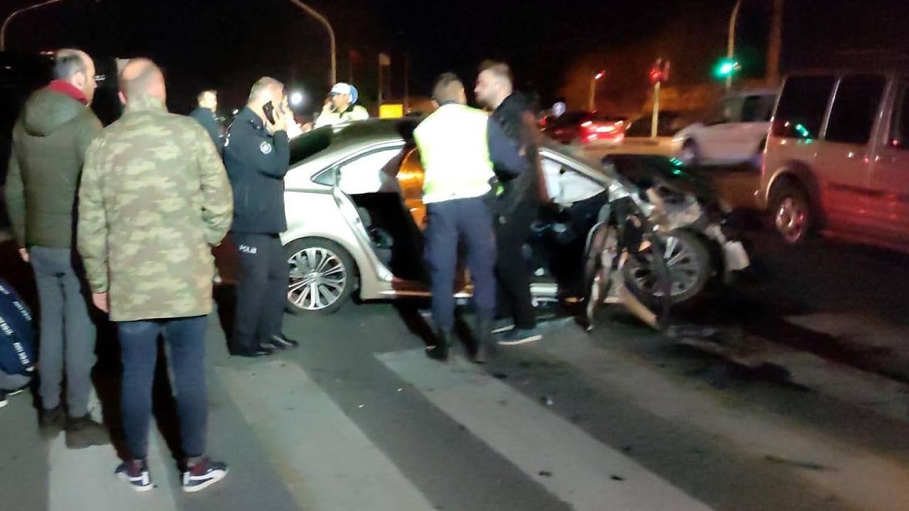 Tekirdağ’da minibüs ile otomobil çarpıştı: 20 yaralı !