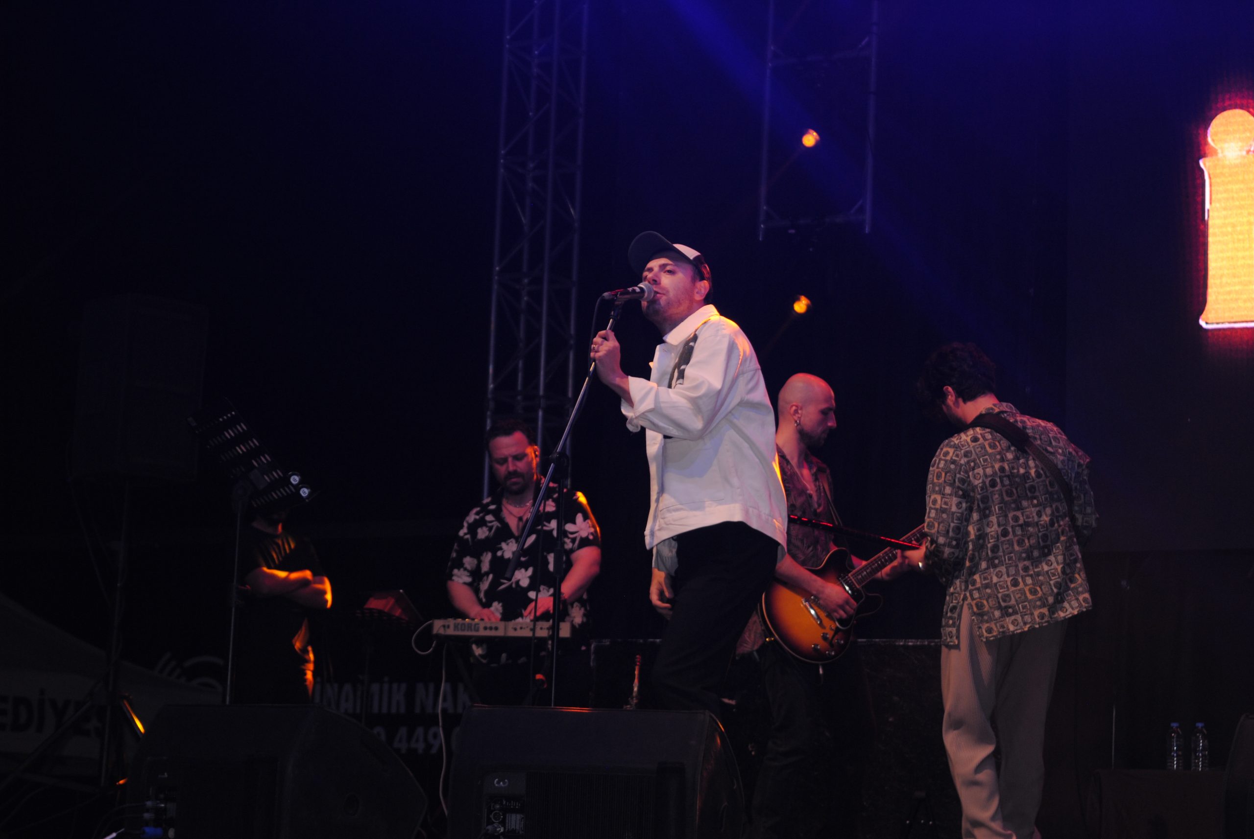 ‘İkilem’ Söyledi, Gençler Coştu