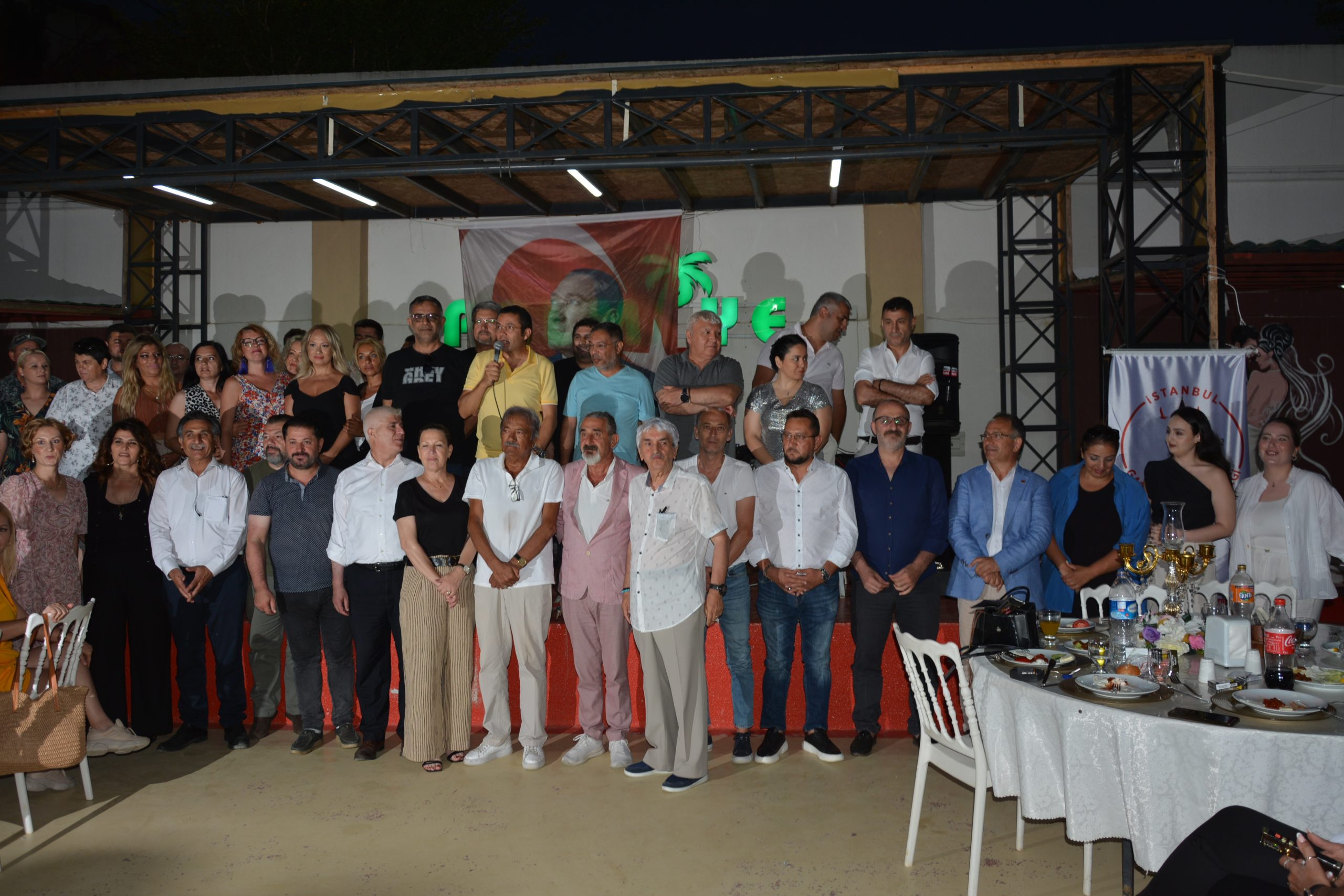 GAZETELER HÜRDÜR SANSÜR YASAKTIR !