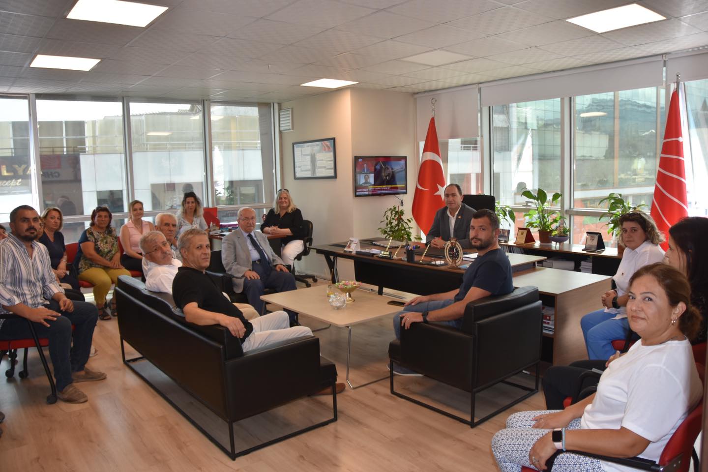 ALBAYRAK’TAN, CHP SÜLEYMANPAŞA İLÇE BAŞKANI ALİ ENGİN’E HAYIRLI OLSUN ZİYARETİ