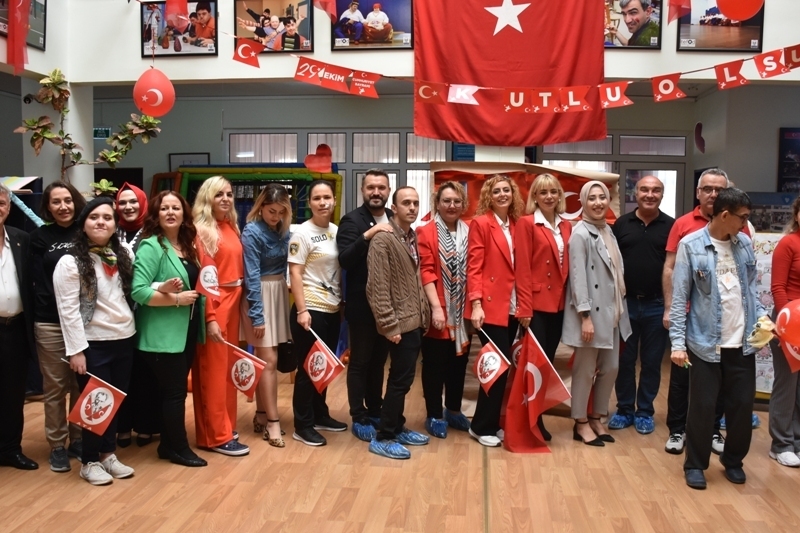 ZİÇEV’DE 29 EKİM COŞKUYLA KUTLANDI