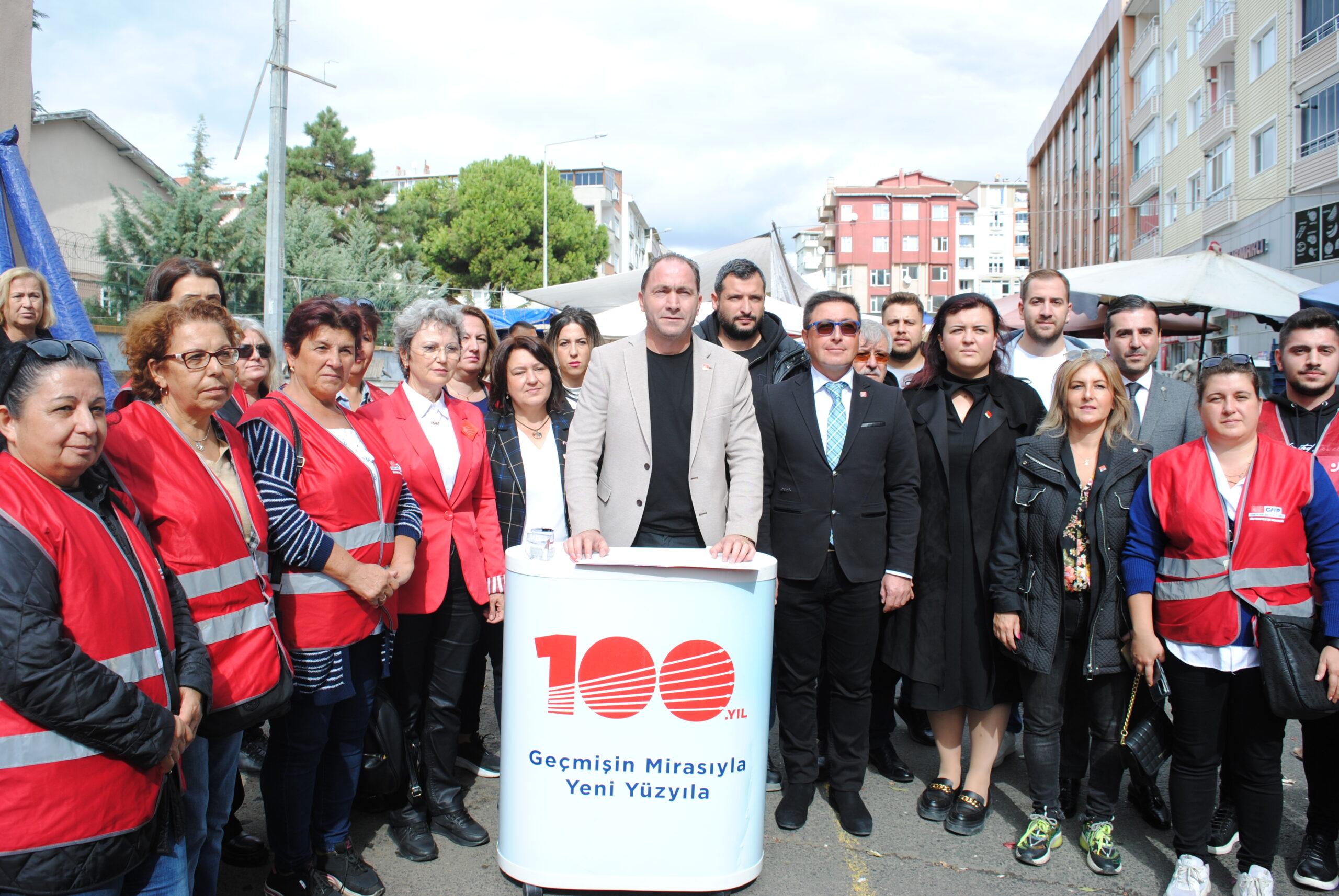 ENGİN :  Bugün ülkemiz ciddi bir yoksulluk ve gelir dağılımı eşitsizliği problemiyle karşı karşıyadır