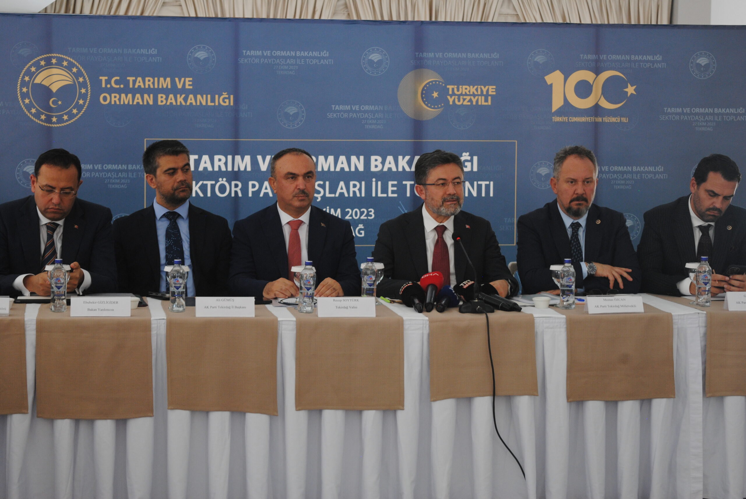 Yumaklı’dan Ayçiçeği Desteği Açıklaması: “Bin 500 lira olarak yeniden belirledik”