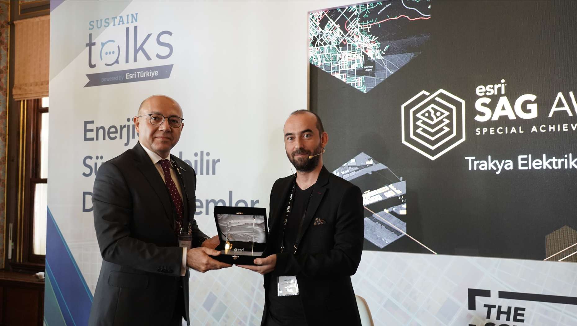 Enerjide Sürdürülebilir Dijital Yöntemler etkinliğinde, TREDAŞ’a ödülü takdim edildi