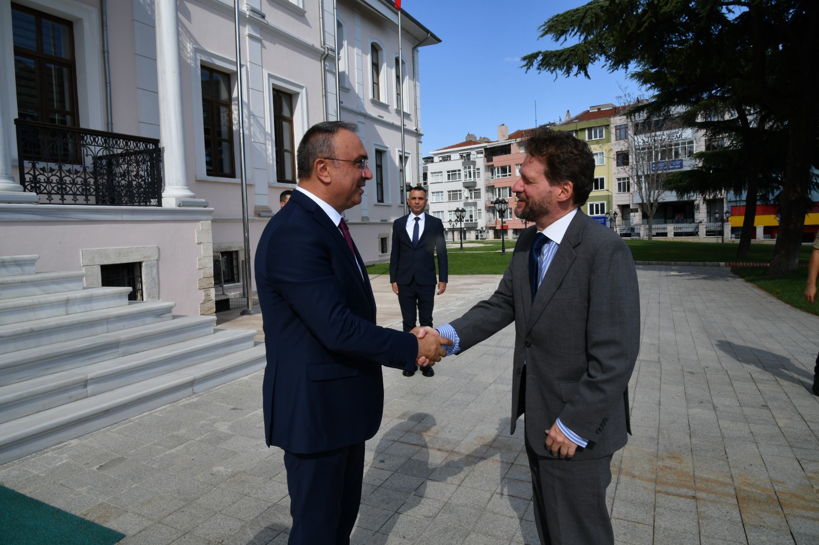 Kuzey Makedonya Cumhuriyeti Büyükelçisi Vali Soytürk’ü Ziyaret Etti