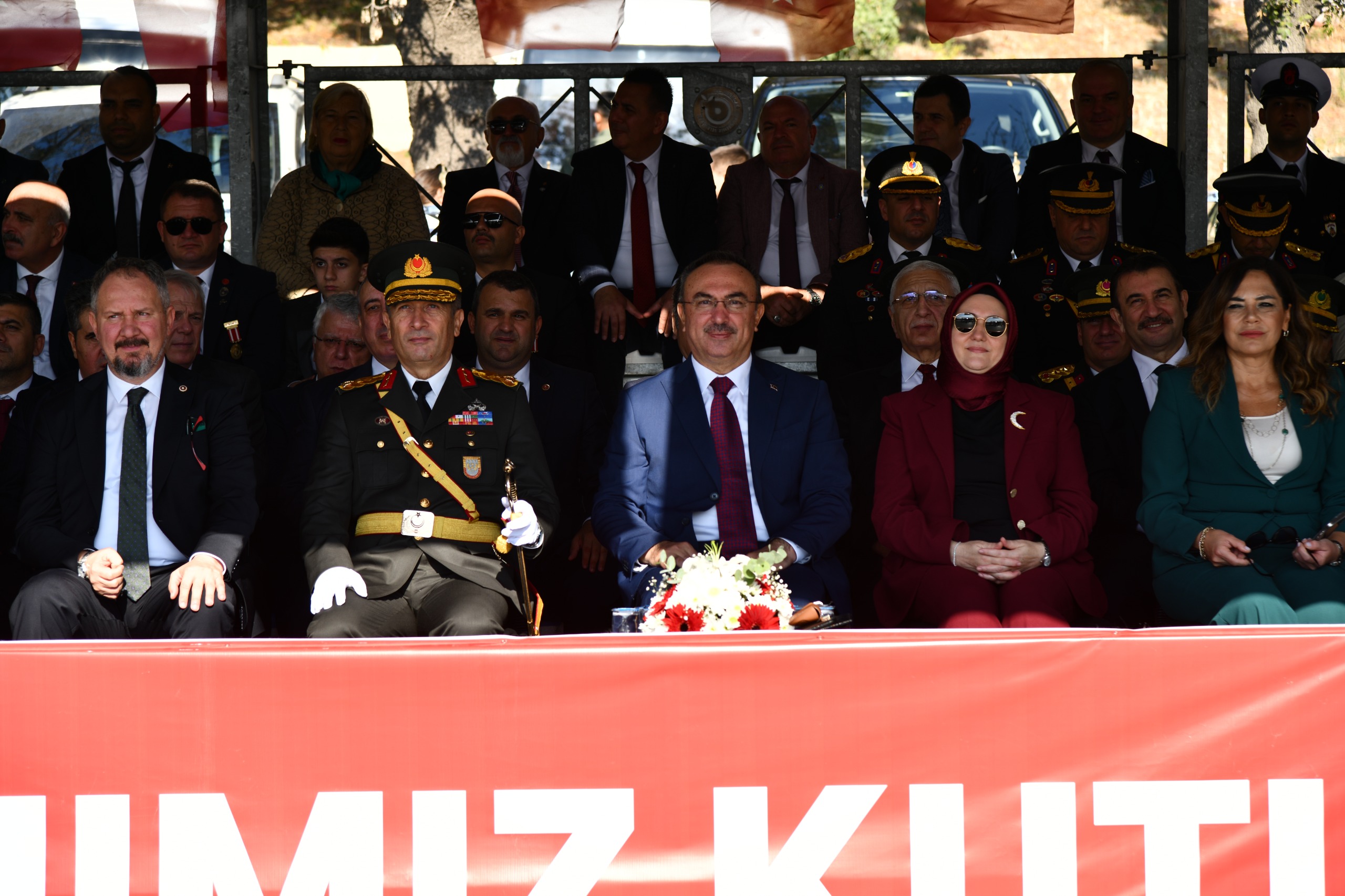 1’inci Ordu Komutanı Vali Soytürk’ü Ziyaret Etti