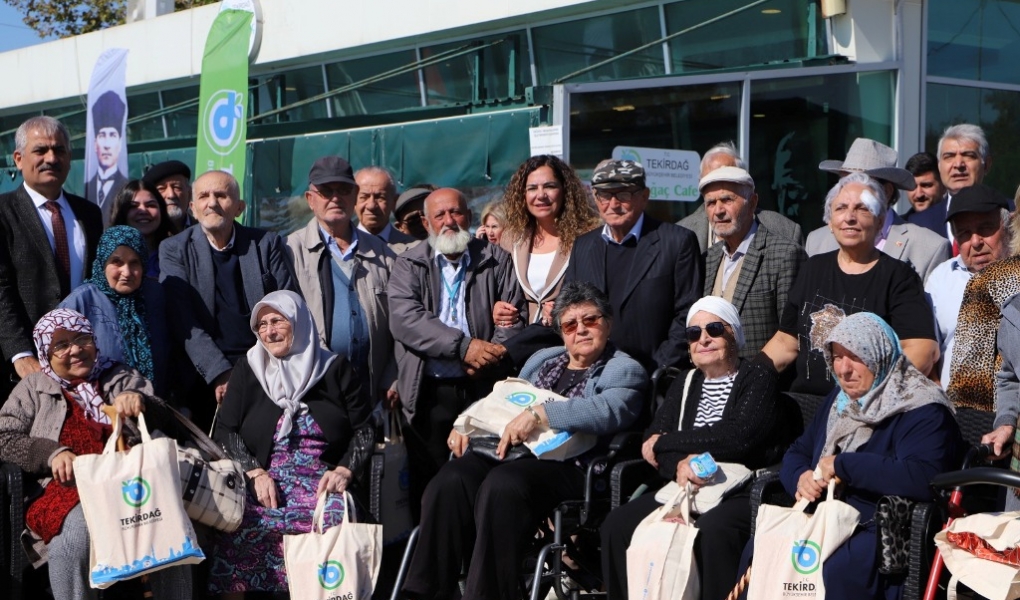 BÜYÜKŞEHİR’DEN BÜYÜKLERİMİZ İÇİN ANLAMLI ETKİNLİK