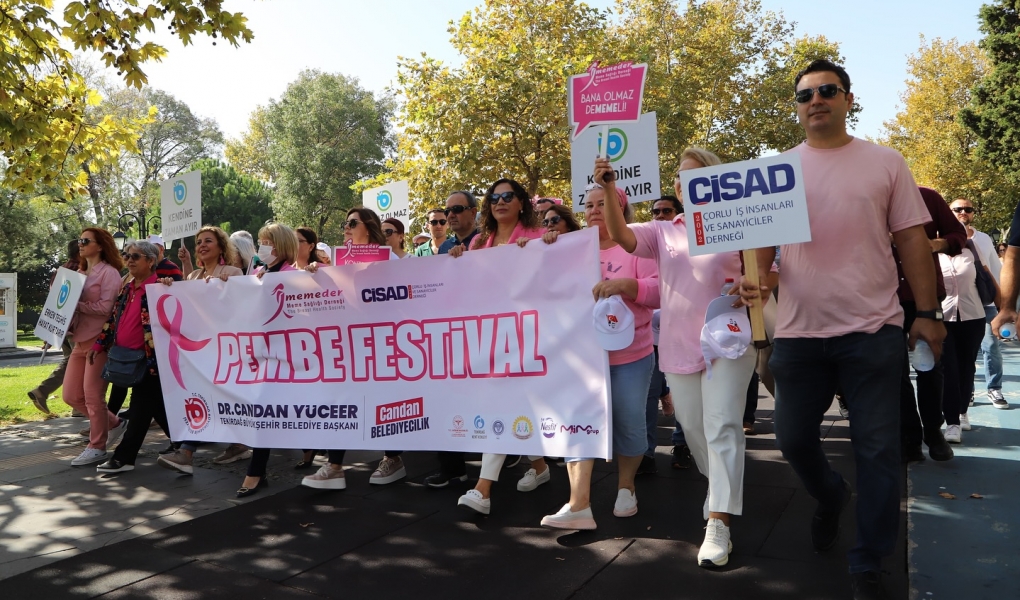 PEMBE FESTİVAL’LE MEME KANSERİNE DİKKAT ÇEKİLDİ
