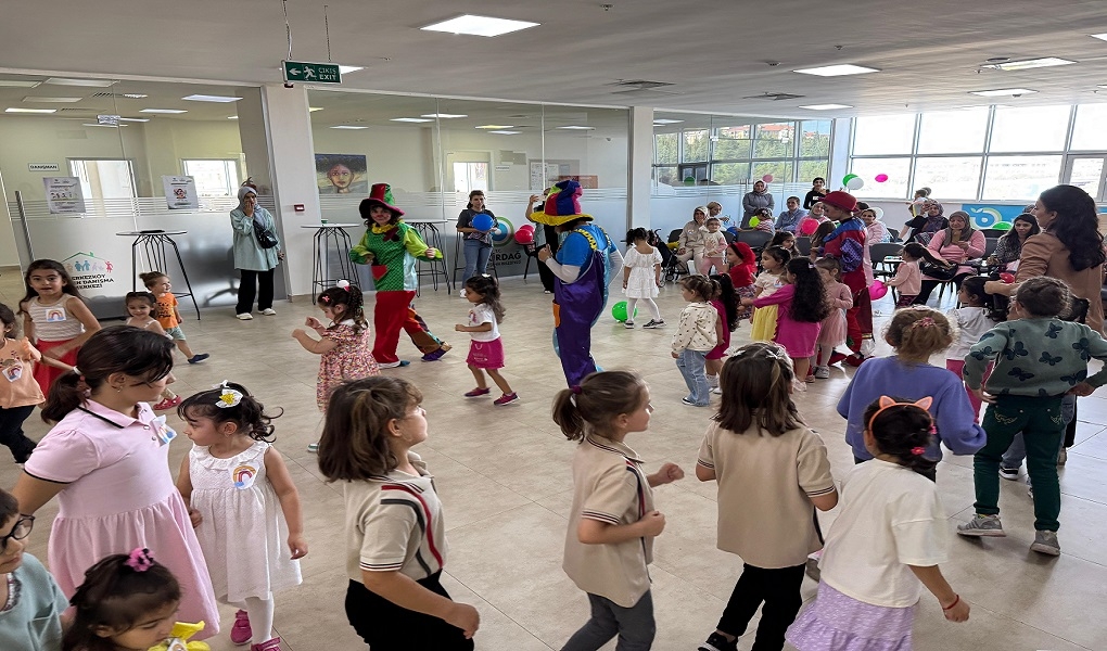 KIZ ÇOCUKLARI ‘BEN DE VARIM’ DEDİ