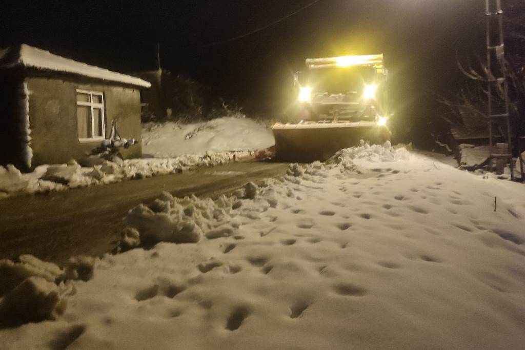 Süleymanpaşa Belediyesi’nden Kar Mesaisi