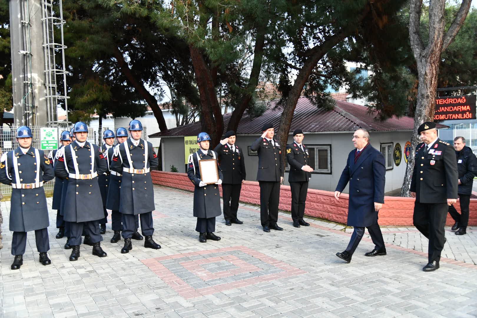 Vali Soytürk Merhum J. Asb. Çvş. Halim Petekkaya’nın Cenaze Töreni’ne Katıldı