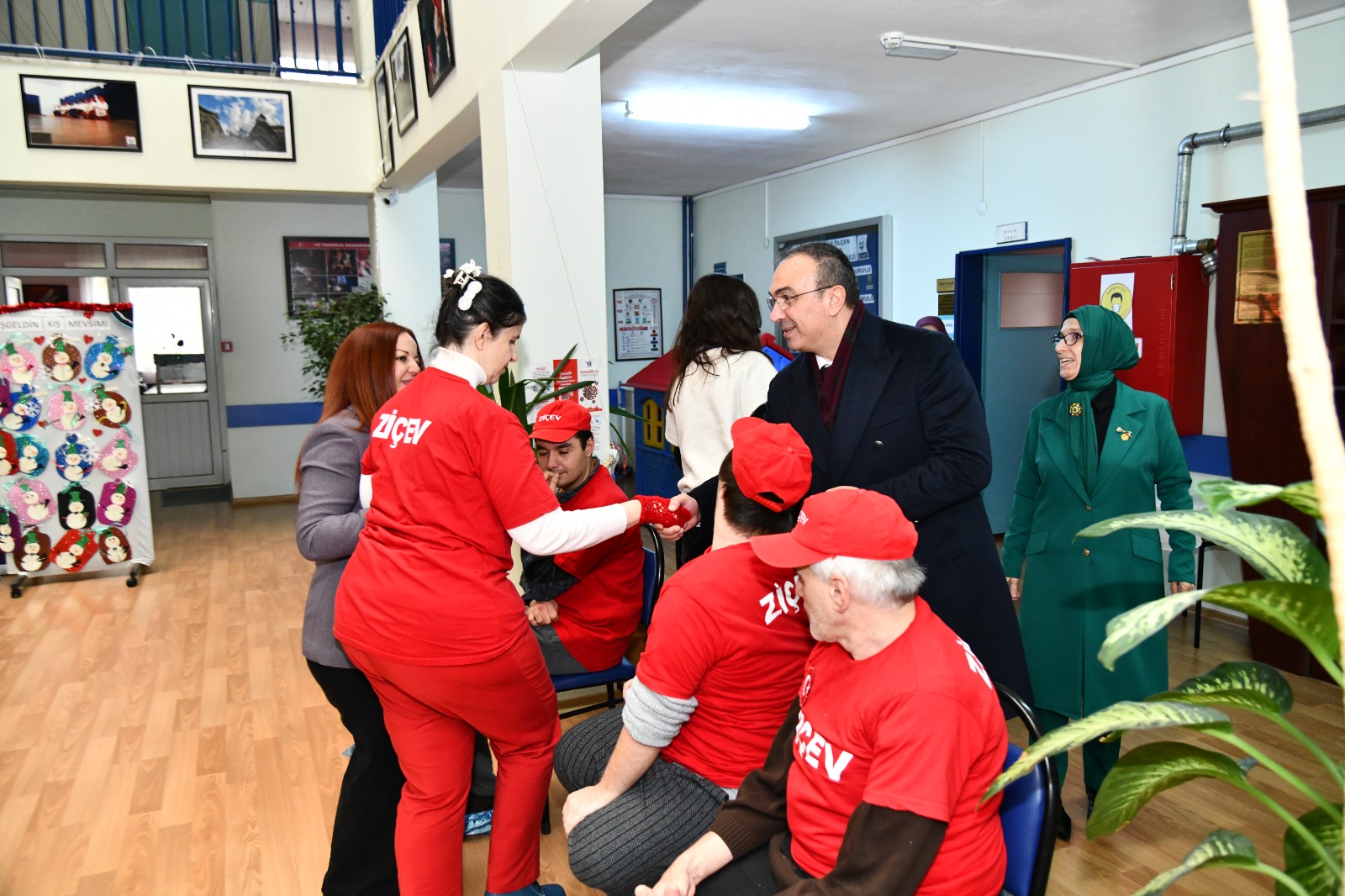 Vali Soytürk ve Eşi Nurdan Soytürk ZİÇEV’i Ziyaret Etti