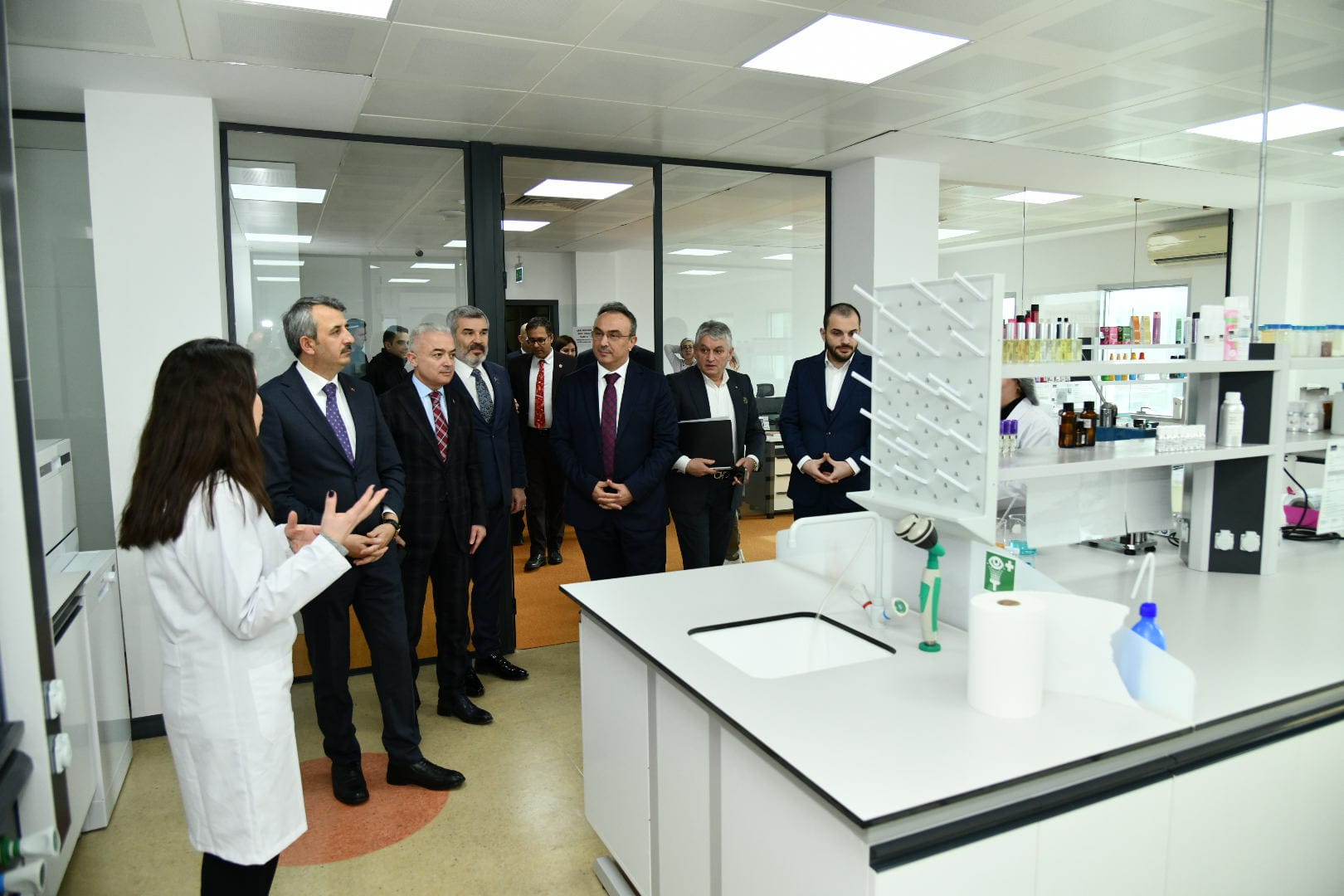 Vali Soytürk Edirne Valisi Sezer ve Kırklareli Valisi Turan İle Birlikte Atak Kozmetik’in Üretim Alanını Gezdi