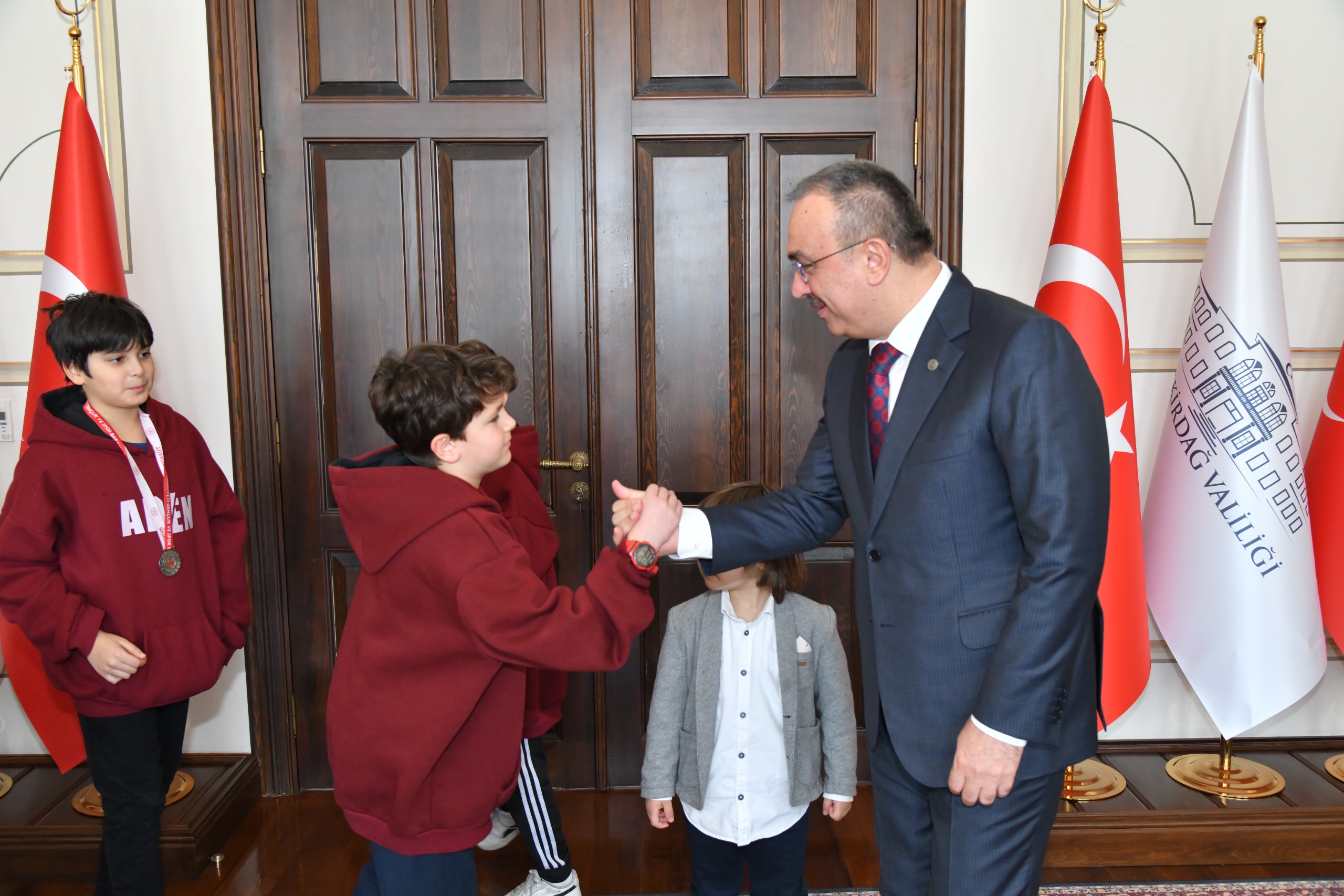 Vali Soytürk Çeşitli Spor Branşlarında Derece Almaya Hak Kazanan Öğrencileri Kabul Etti