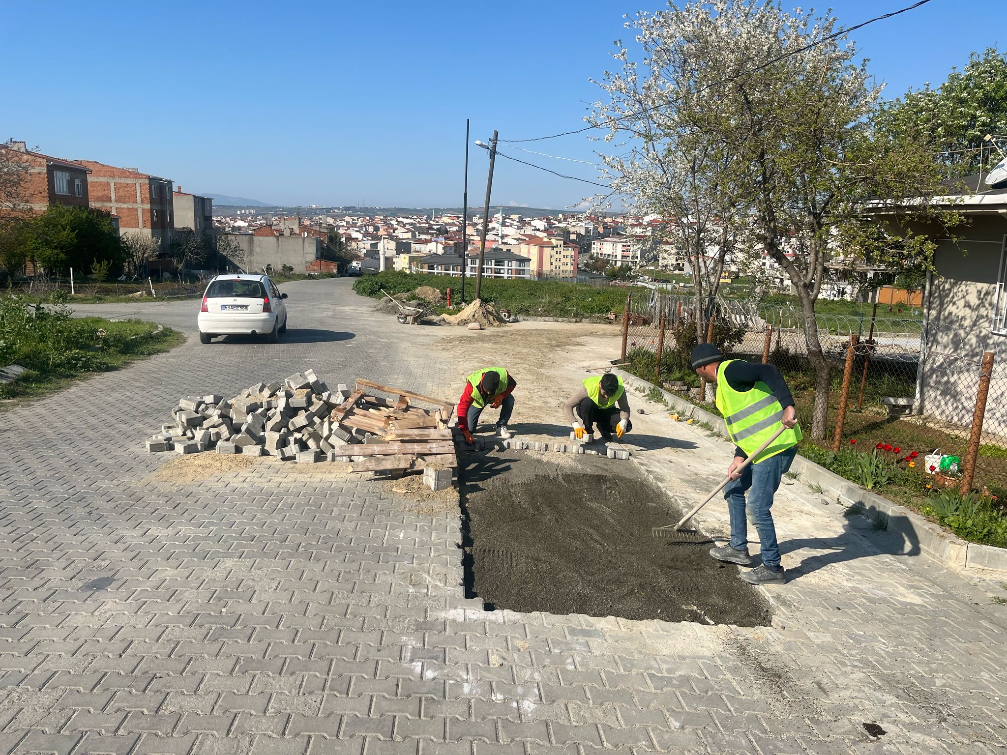 Süleymanpaşa Belediyesi Yol Çalışmalarına Hız Verdi