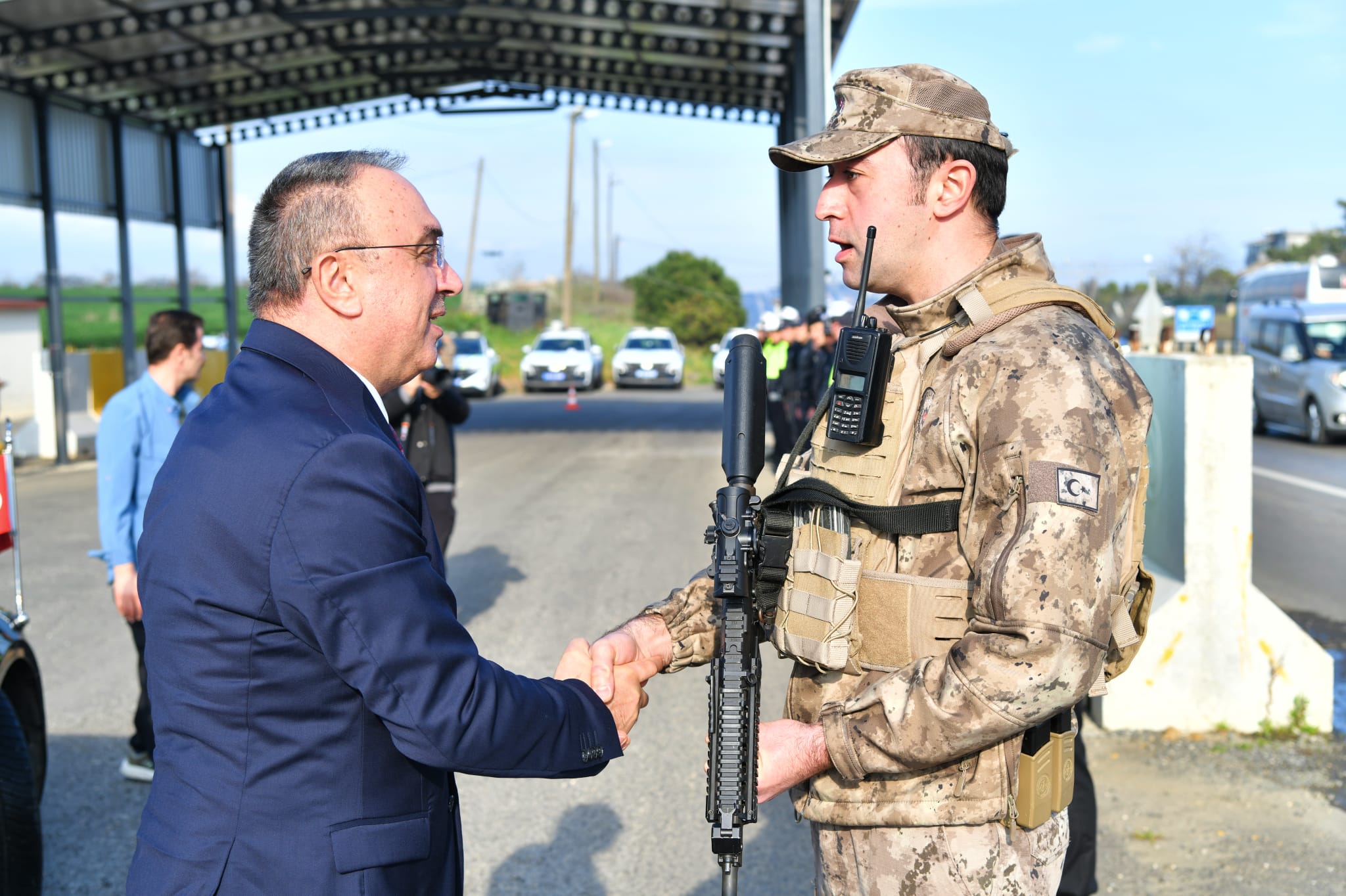 Vali Soytürk Beyazköy Uygulama Noktasında Görev Yapan Polislerle Bayramlaştı