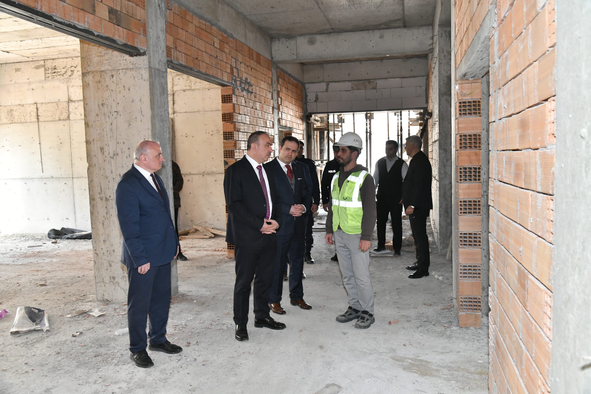 Vali Soytürk Hayrabolu İlçemizde Yapılan Okulda İncelemelerde Bulundu