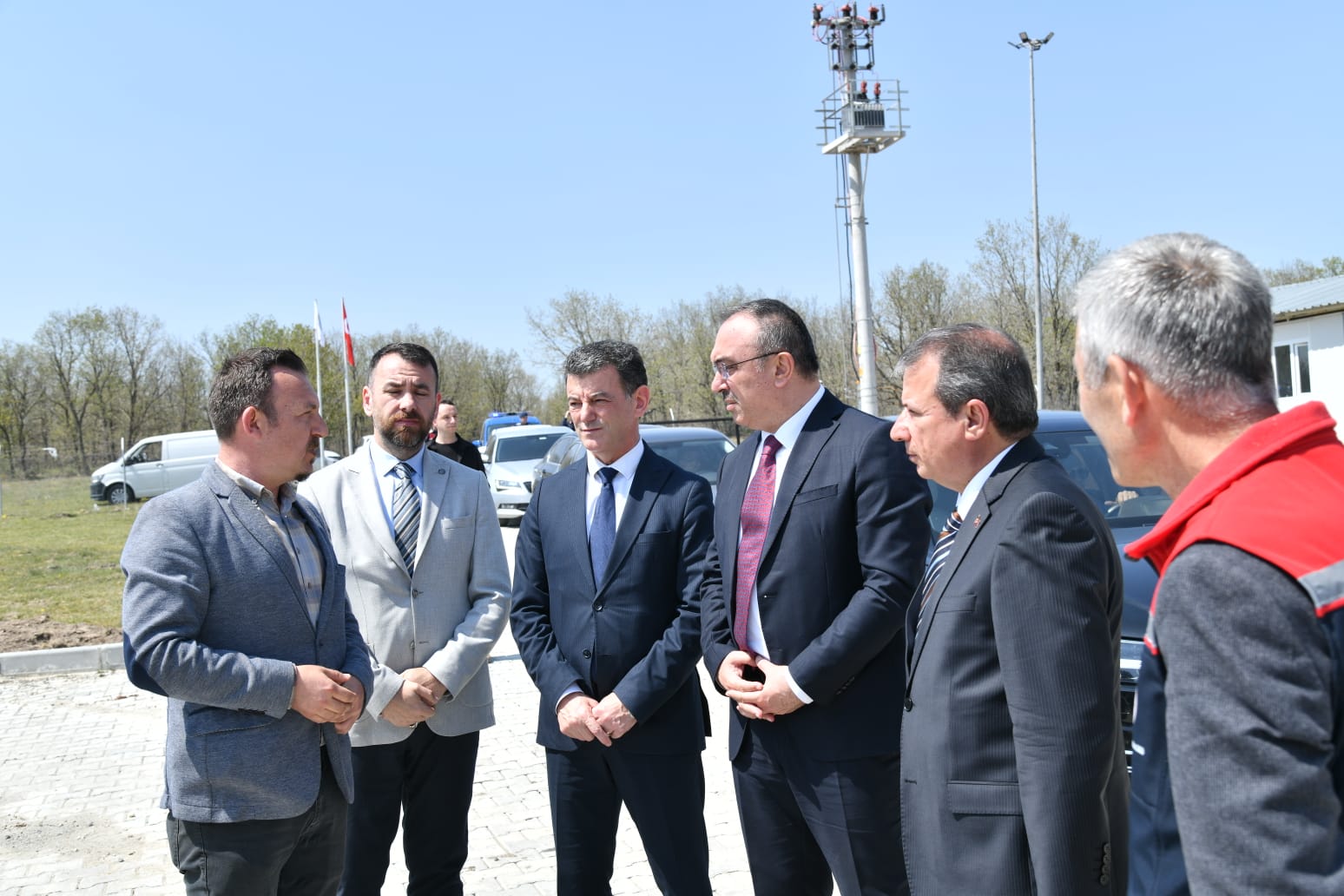 Vali Soytürk Kapaklı’da Hayvan Bakımevi ve Doğal Yaşam Alanı’nı Ziyaret Etti