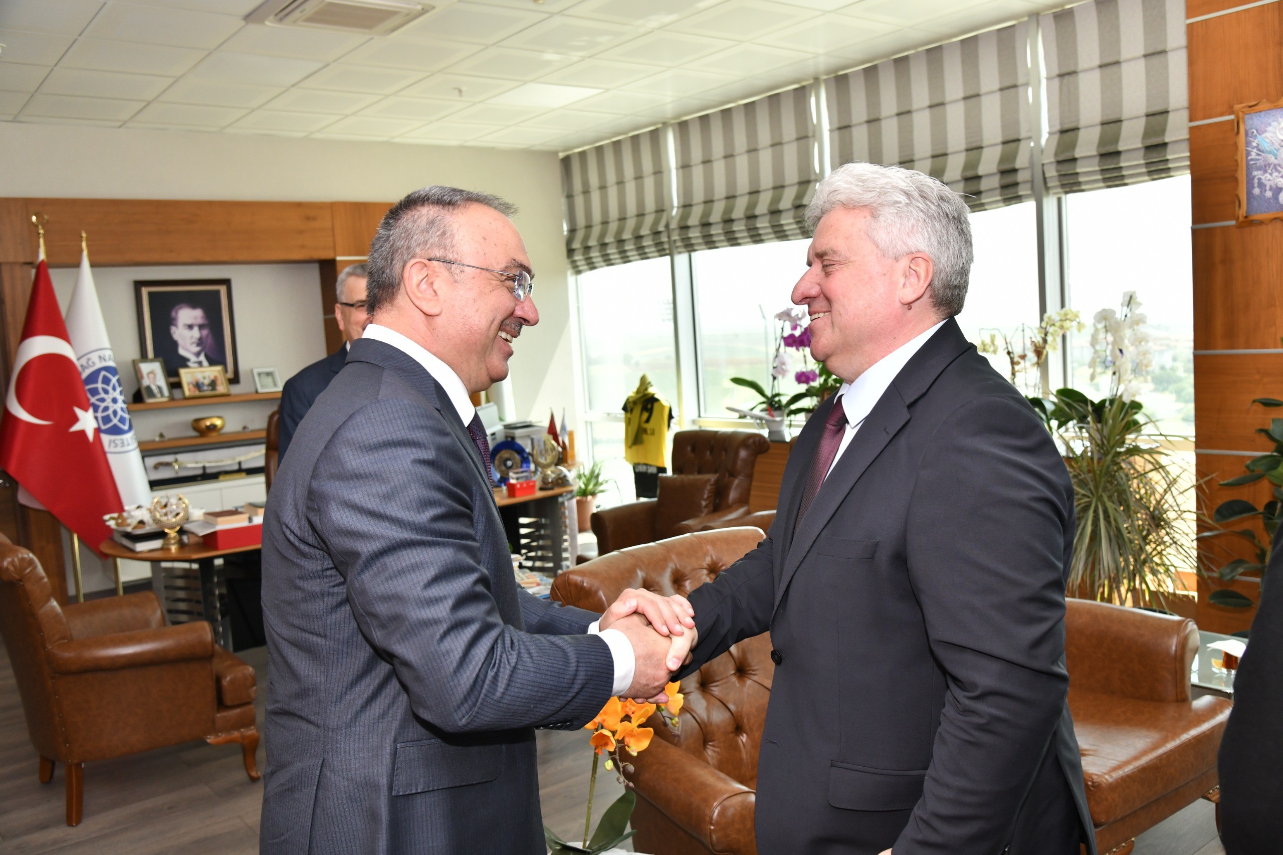 Kuzey Makedonya Eski Cumhurbaşkanı Ivanov’a Fahri Doktora Tevdi Edildi