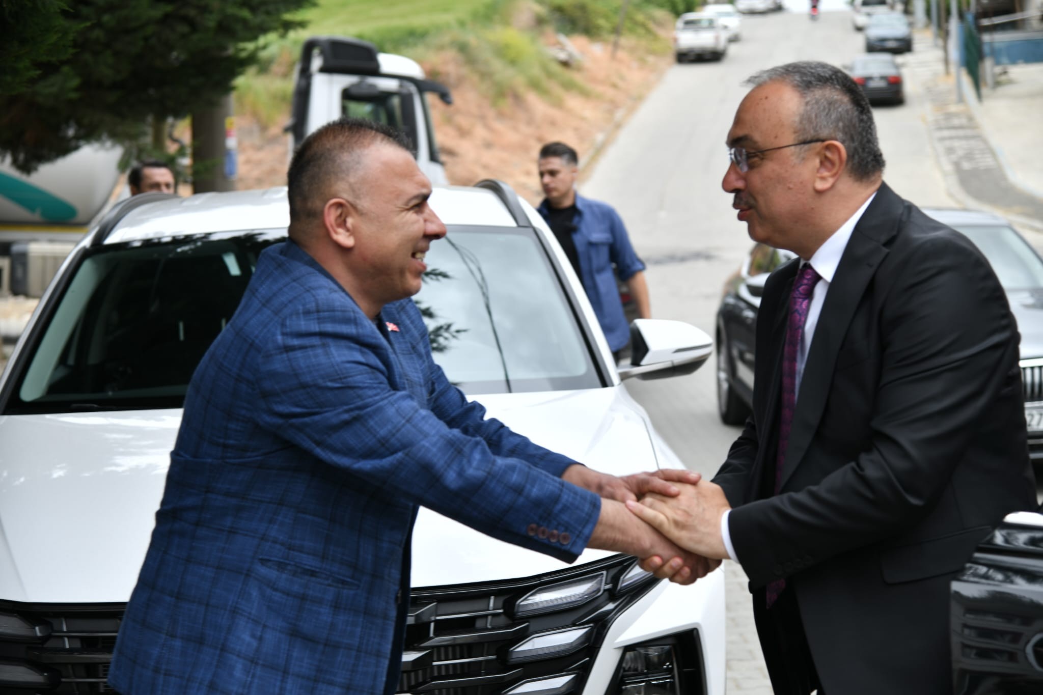 Vali Soytürk ve Eşi Nurdan Soytürk Anneler Günü Münasebetiyle Şehit Annesini Ziyaret Etti