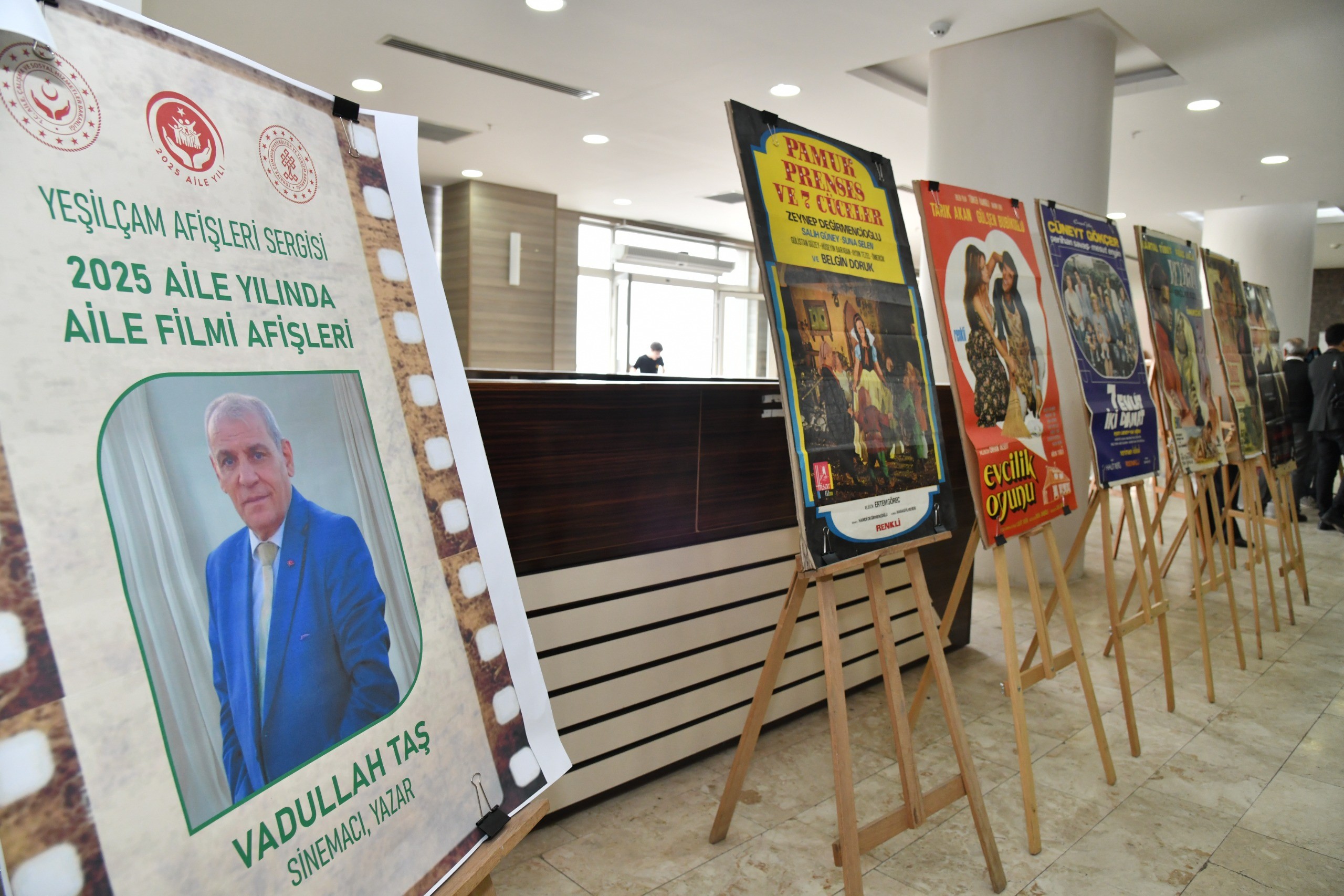 Vali Soytürk “Yeşilçam Film Afişleri” Sergisi’nin Açılışını Yaptı