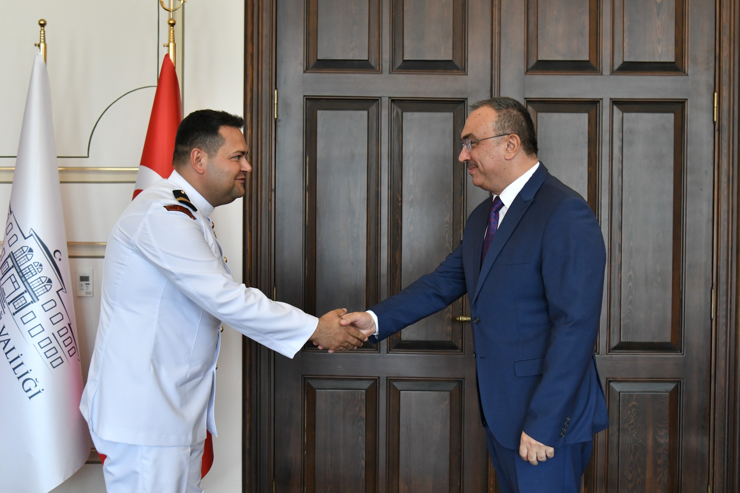 Sahil Güvenlik Komutanlığının Kuruluş Yıldönümünde Vali Soytürk’e Ziyaret