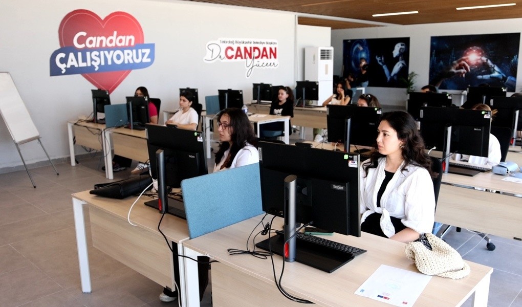 BUGÜNÜN GENÇLERİ GELECEĞE YÖN VERECEK