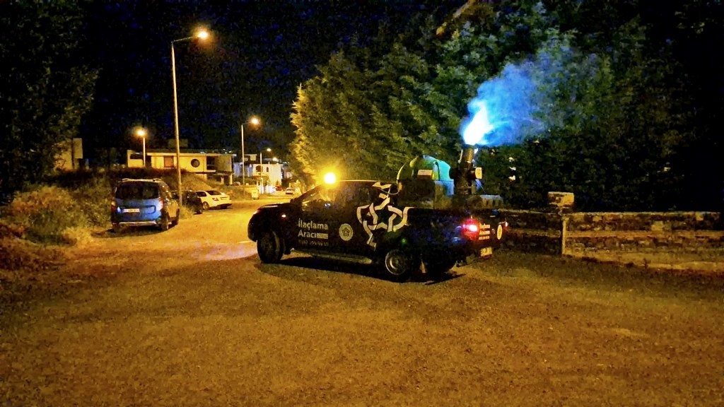 Sineklere Karşı Tek Tek Tüm Mahalleler İlaçlanıyor