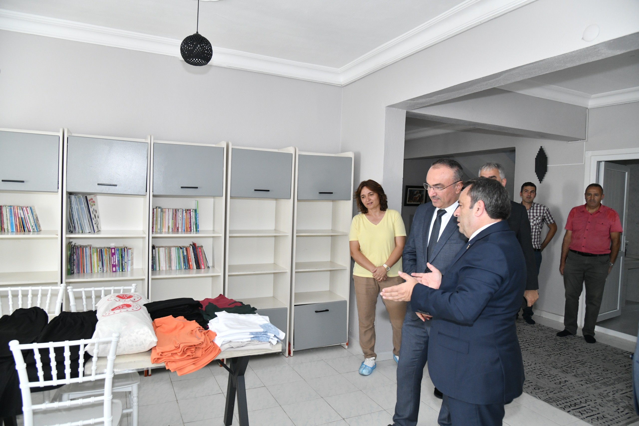 Tekstil Atölyesi’nde Dikilen Kıyafetler Çocuklara Takdim Edildi