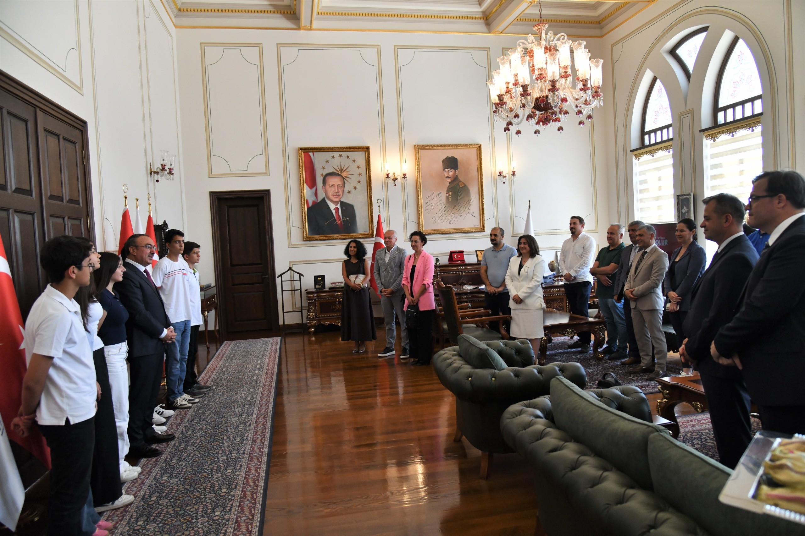 Vali Soytürk LGS Türkiye Birincilerini İlimizde Ağırladı