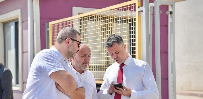 Başkan Sarıkurt, Zafer Mahallesi`ndeki Çalışmaları Yerinde İnceledi