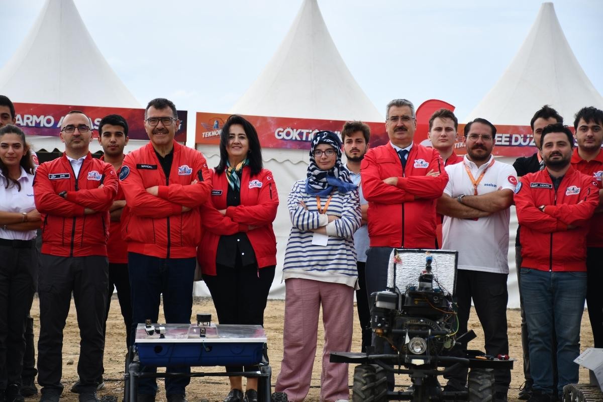 İTÜ REKTÖRÜ PROF. DR. HASAN MANDAL VE ASELSAN GENEL MÜDÜR YARDIMCISI ZEKERİYYA ŞAHİN DE TEKİRDAĞ NKÜ’DE TEKONFEST İKA HEYECANINA ORTAK OLDU