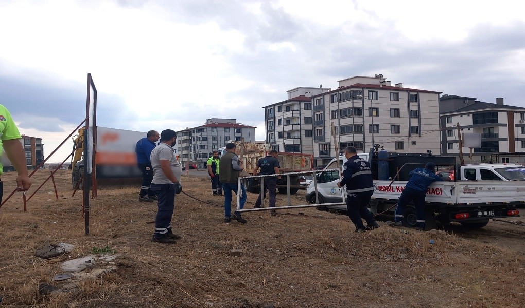 ÇORLU’DA GÖRÜNTÜ KİRLİLİĞİNE GEÇİT YOK