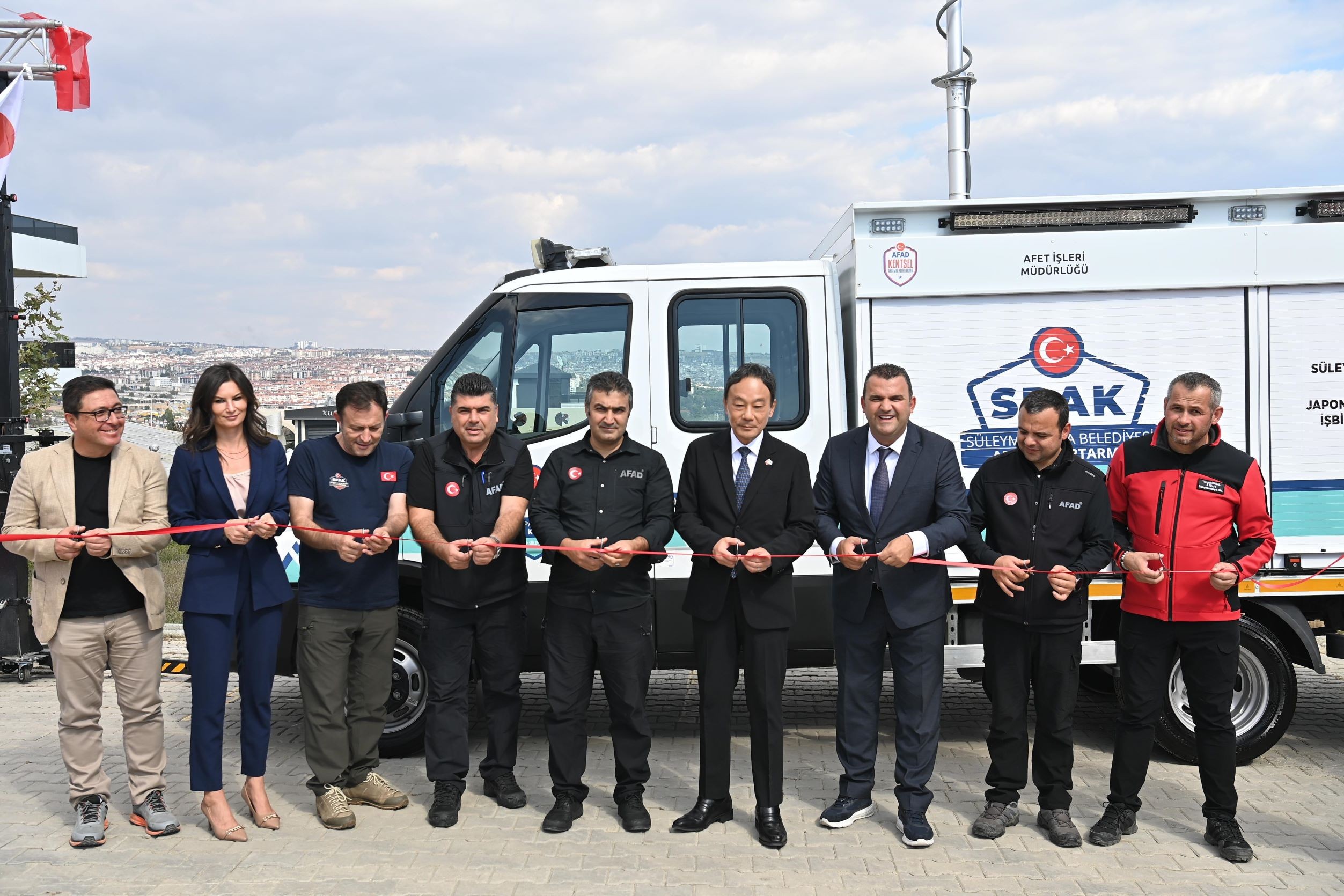 Süleymanpaşa Belediyesine Japonya Büyükelçiliğinden Arama Kurtarma Aracı Desteği