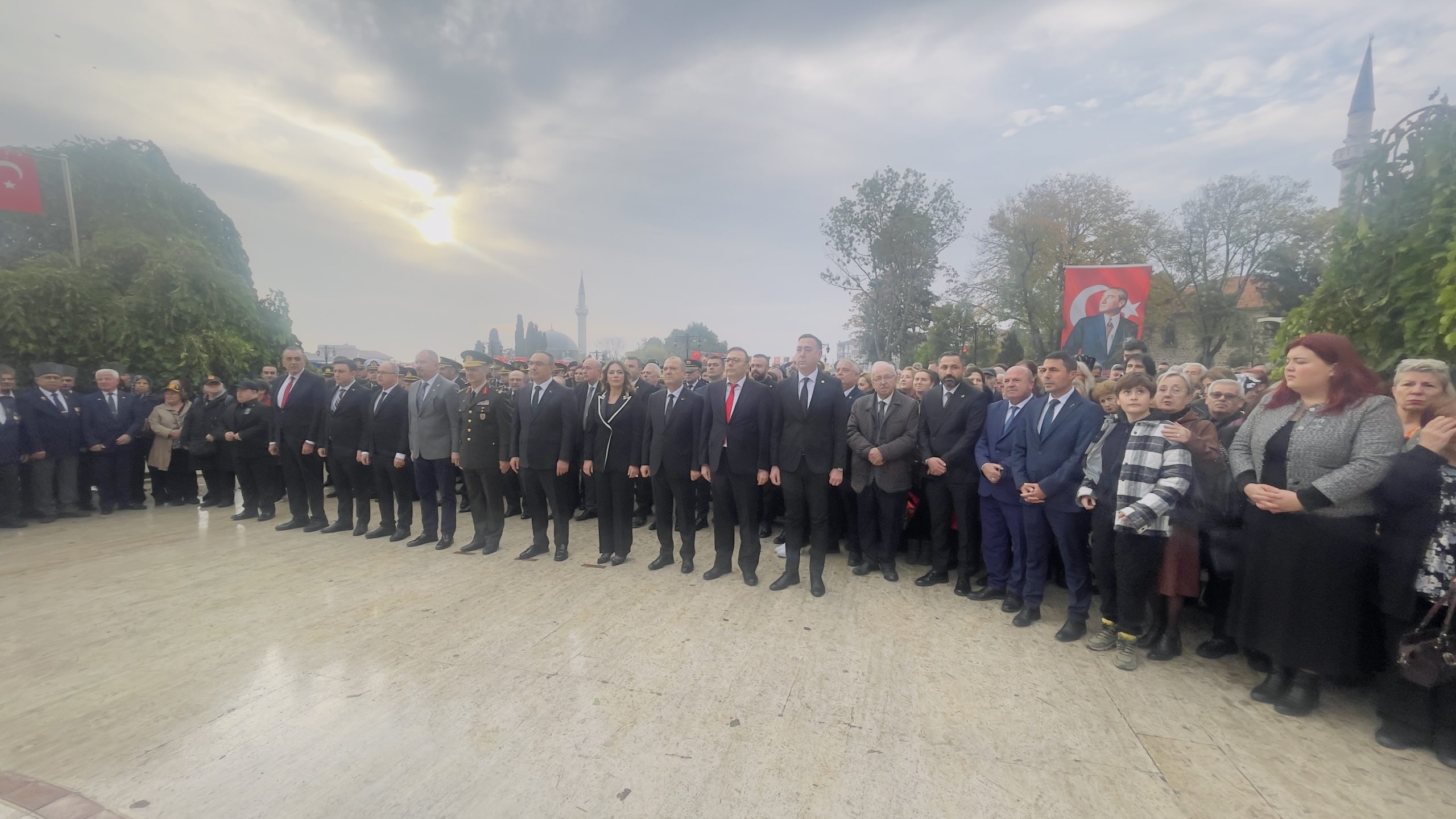 Tekirdağ’da Atatürk İçin Anma Töreni Düzenlendi: 87. Yılda Unutulmaz Bir Saygı Duruşu.