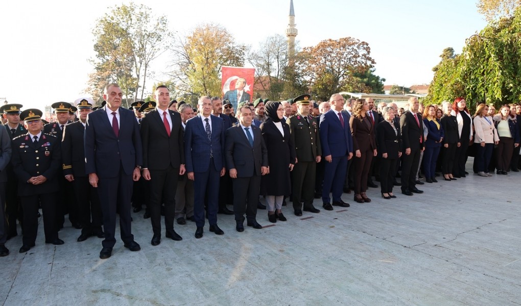 TEKİRDAĞ’IN DÜŞMAN İŞGALİNDEN KURTULUŞUNUN 103. YILDÖNÜMÜ ÇELENK SUNMA TÖRENİ GERÇEKLEŞTİRİLDİ