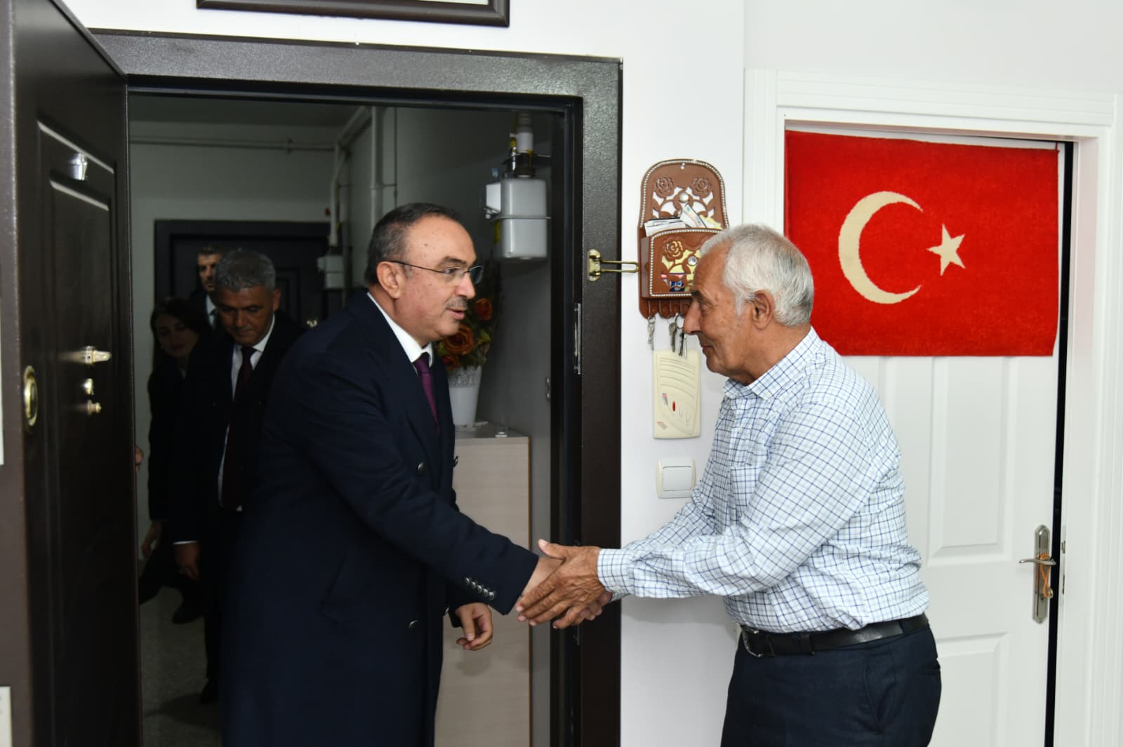 Vali Soytürk Şehidimiz Dinçer Ersoy’un Ailesini Ziyaret Etti