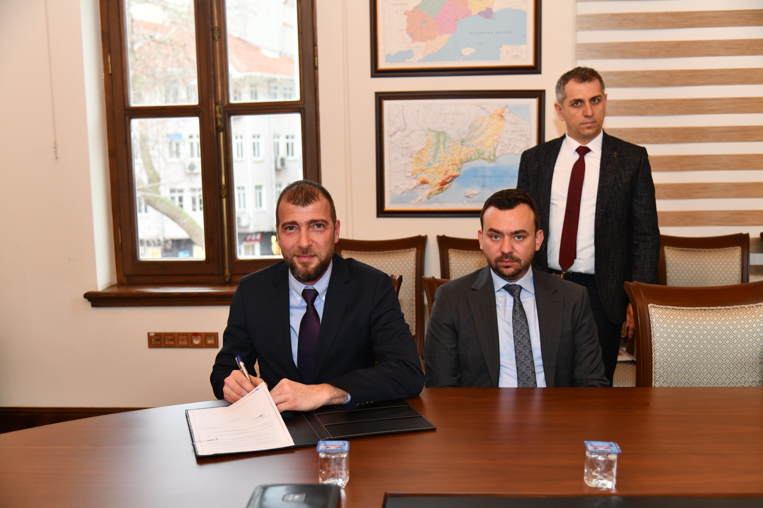 Saray İlçemize Aile Sağlığı Merkezi ve 112 Acil Sağlık Hizmetleri İstasyonu Yaptırılmasına Dair Protokol İmzalandı