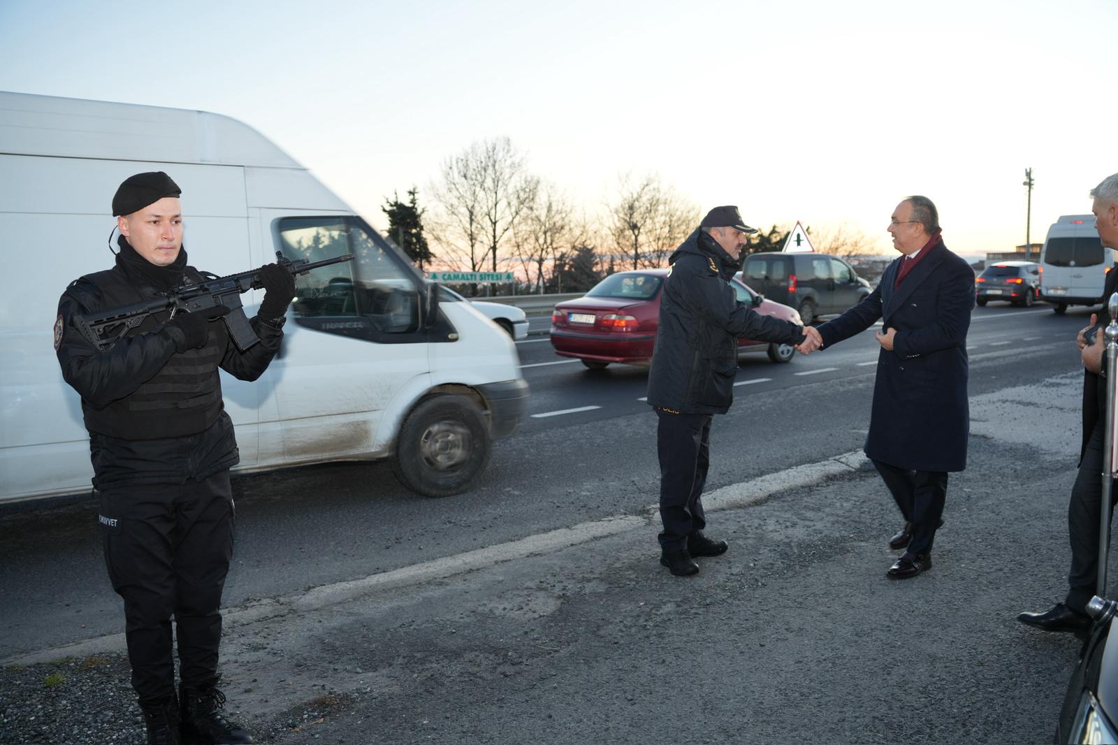 Vali Soytürk 2025 Yılının Son Gününde Görevi Başında Bulunan Personeli Ziyaret Etti