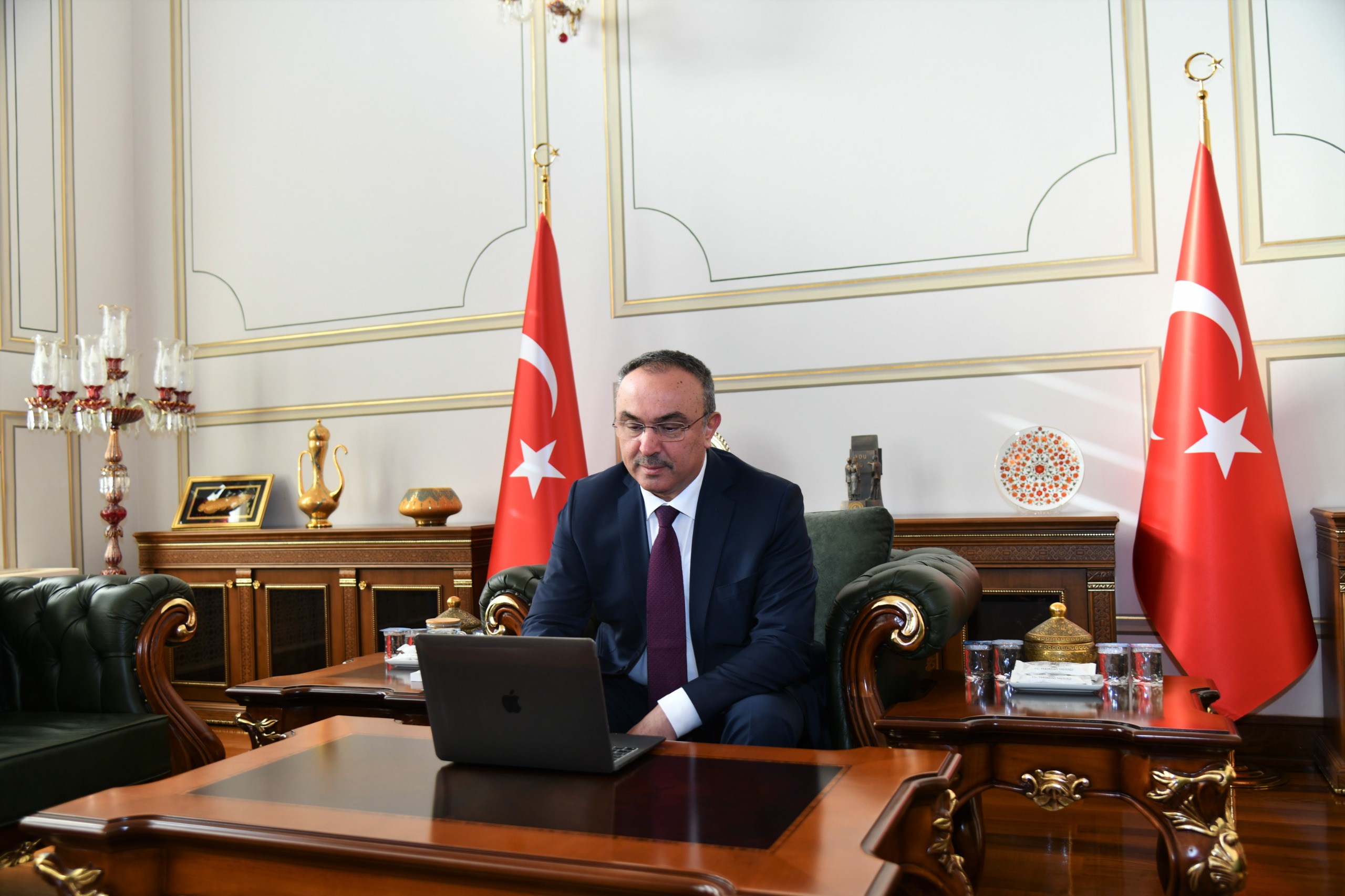 Vali Soytürk Anadolu Ajansı’nın (AA) “Yılın Kareleri ” Oylamasına Katıldı