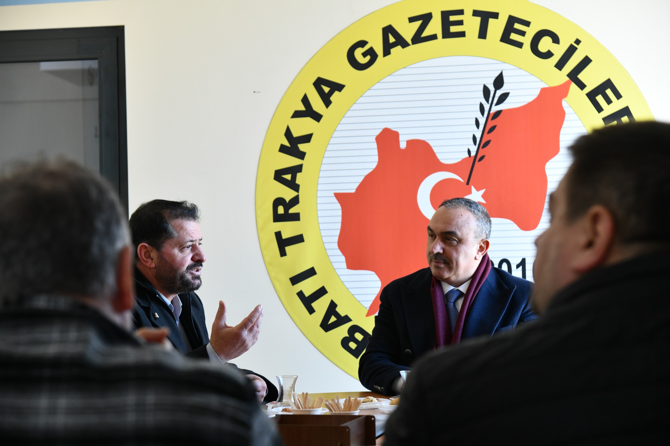 Vali Soytürk Batı Trakya Gazeteciler Derneği’ni Ziyaret Etti