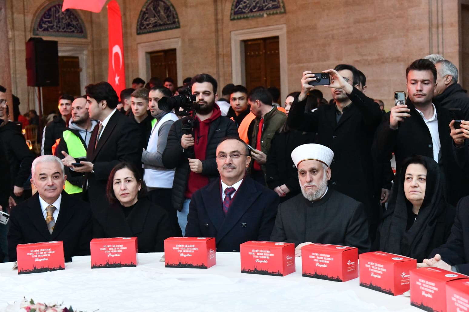 Vali Soytürk ‘Büyük Selimiye İftarı’na Katıldı