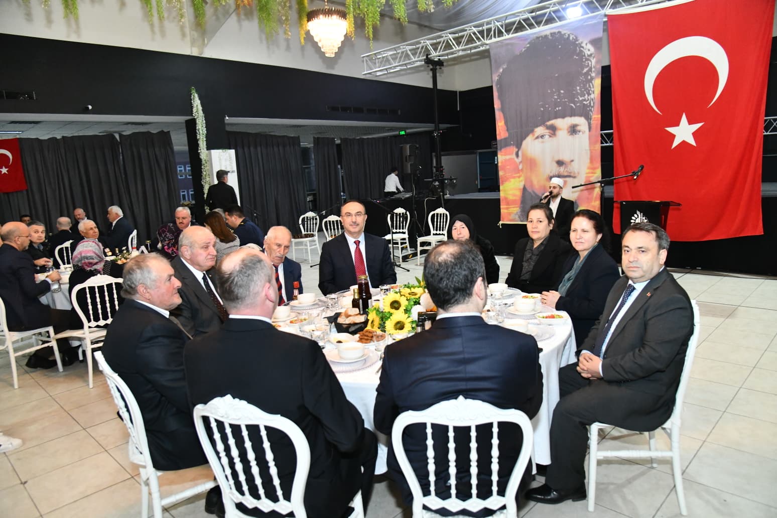 Hayrabolu’da Şehit Aileleri ve Gaziler İçin İftar Programı Düzenlendi