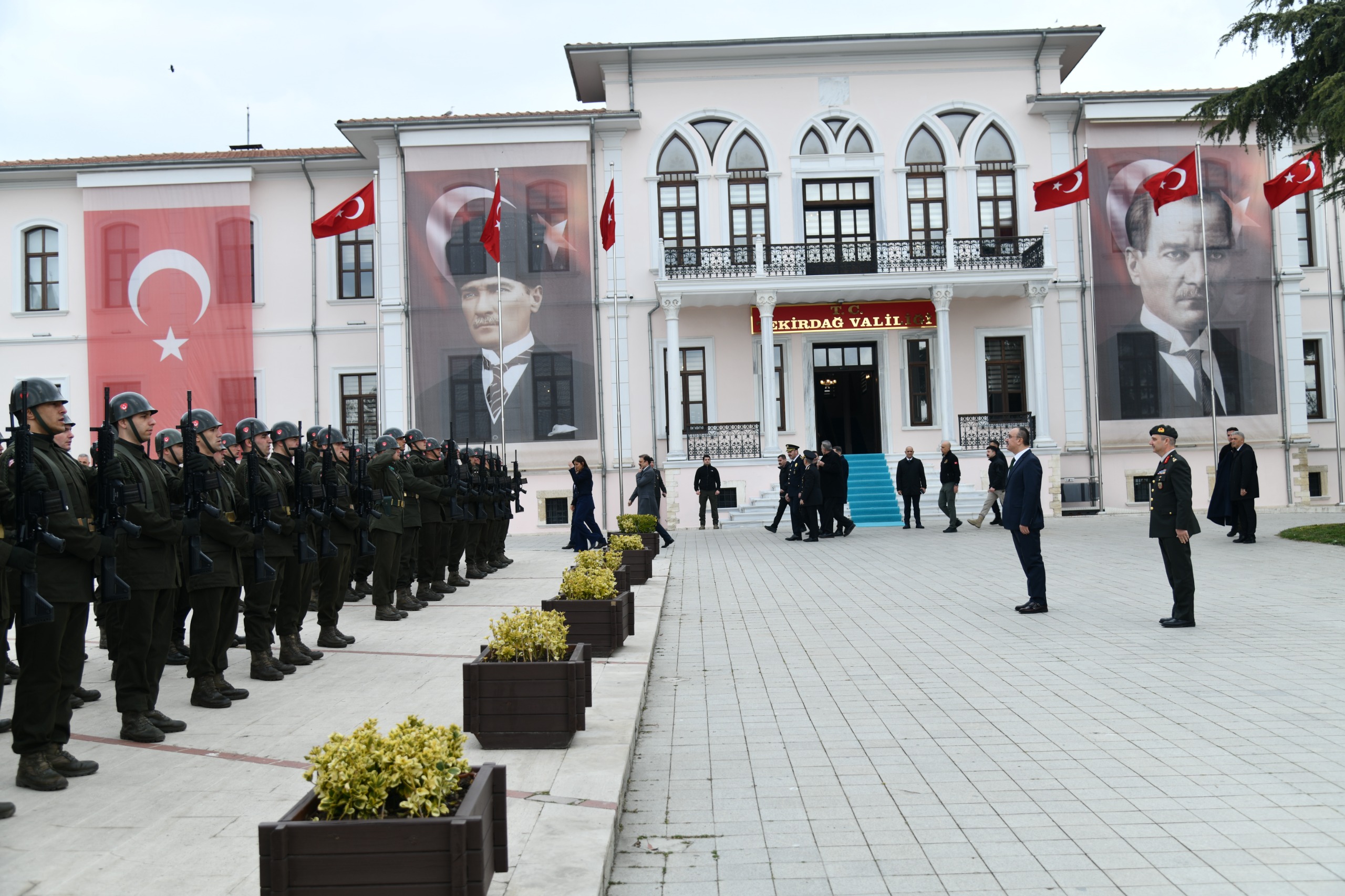 18 Mart Şehitleri Anma Günü ve Çanakkale Zaferi’nin 111. Yıldönümü Münasebetiyle Çelenk Sunma Töreni Yapıldı