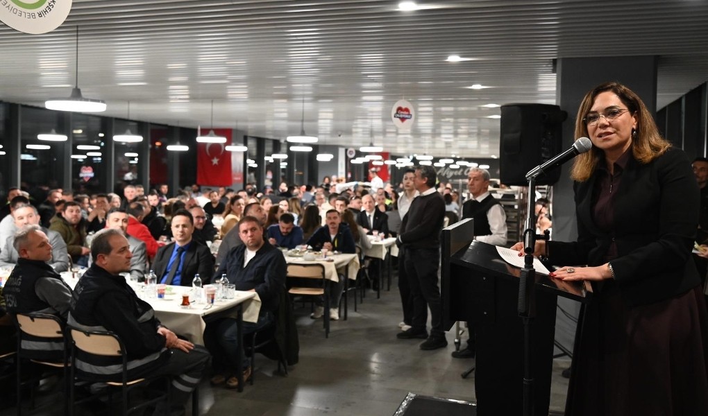 CANDAN BAŞKAN BÜYÜKŞEHİR AİLESİYLE İFTARDA BİR ARAYA GELDİ